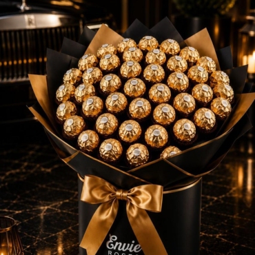 Luxury Ferrero Rocher bouquet with premium roses handcrafted by Envie Roses Prestige
