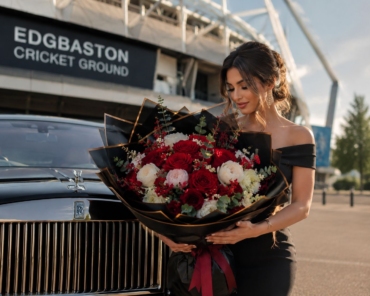 Luxury same day flower delivery in Edgbaston Birmingham by Envie Roses Prestige